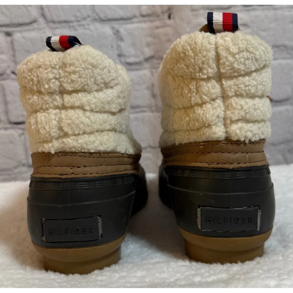 Tommy Hilfiger TWROANA Duck Boots Womens 8 Black Cream Faux Shearling Ankle Boot